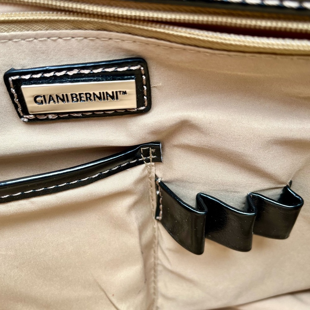 Vintage Giani Bernini black patent leather bag - Picture 4 of 12
